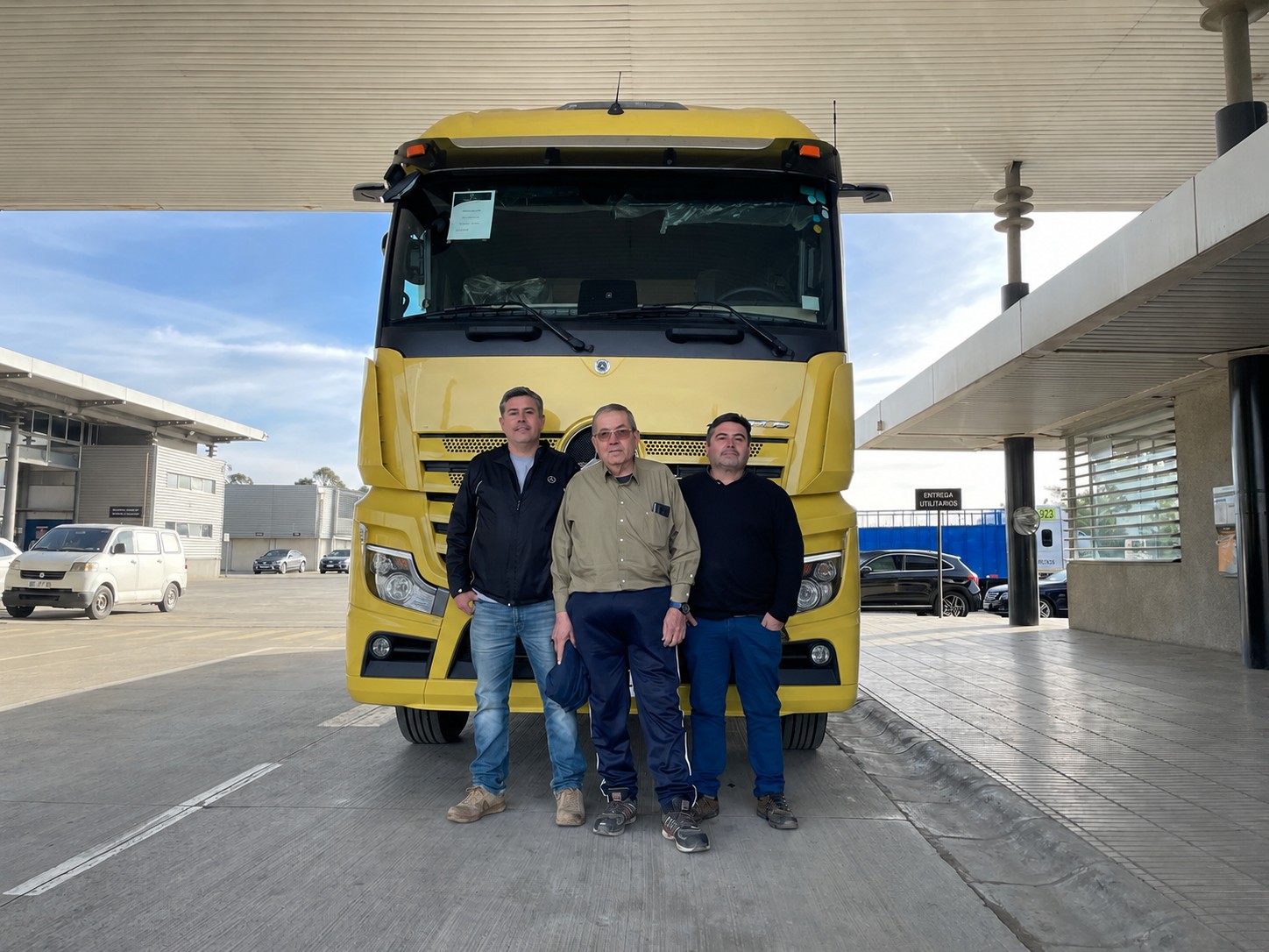 Trabajadores de Transportes Blanco en operaciones portuarias